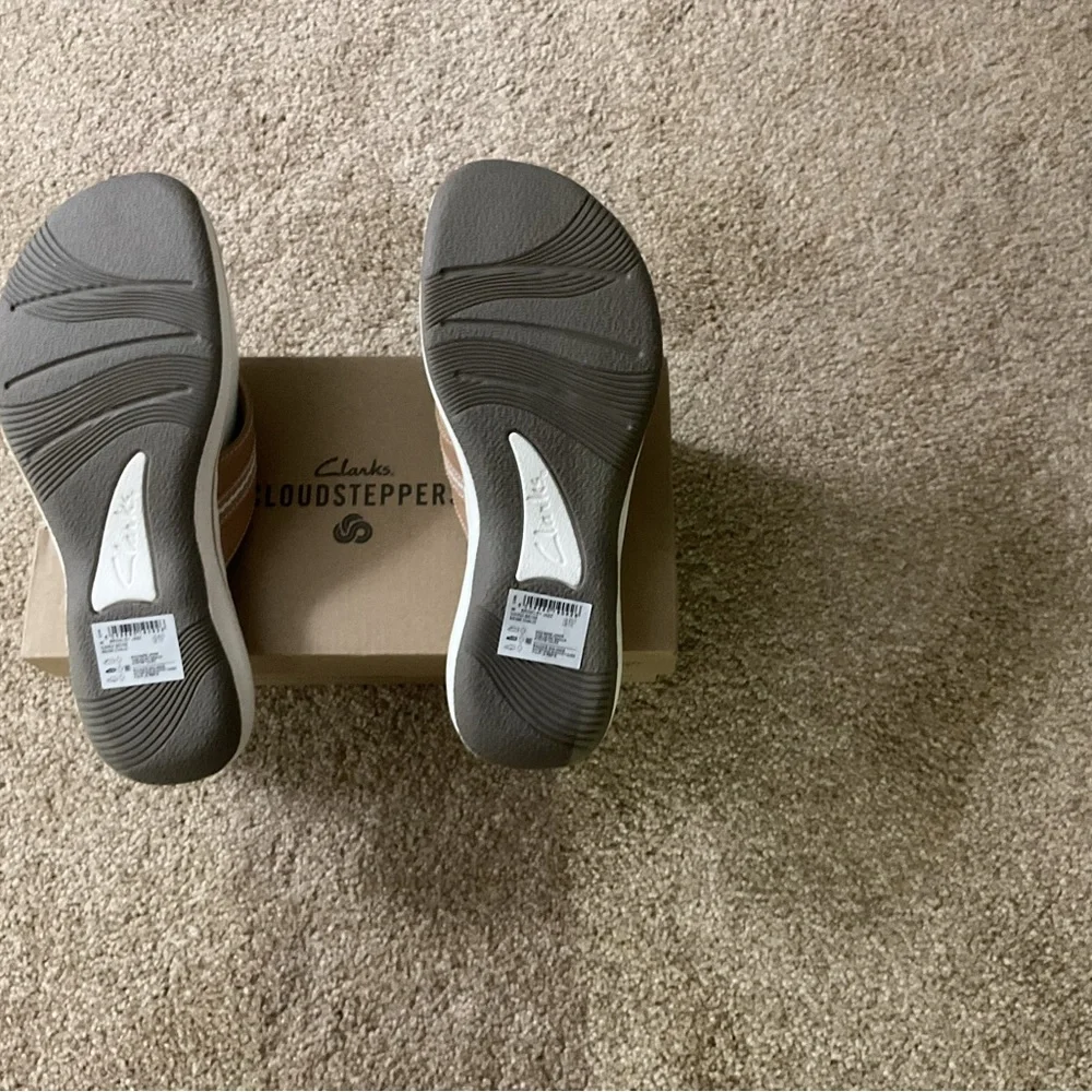 Clarks Women's Sandals in Tan and White - Picture 2 of 2
